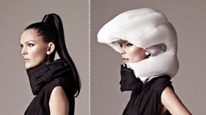 Mũ bảo hiểm có túi khí bung ra khi tai nạn